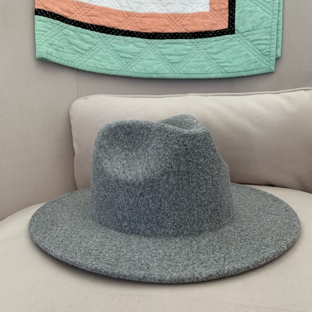 Universal Thread Fedora Hat